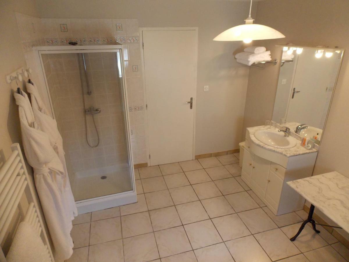 Chez Jousseaume Chambre D'Hotes Et Gites Saint-Ciers-Champagne Bagian luar foto