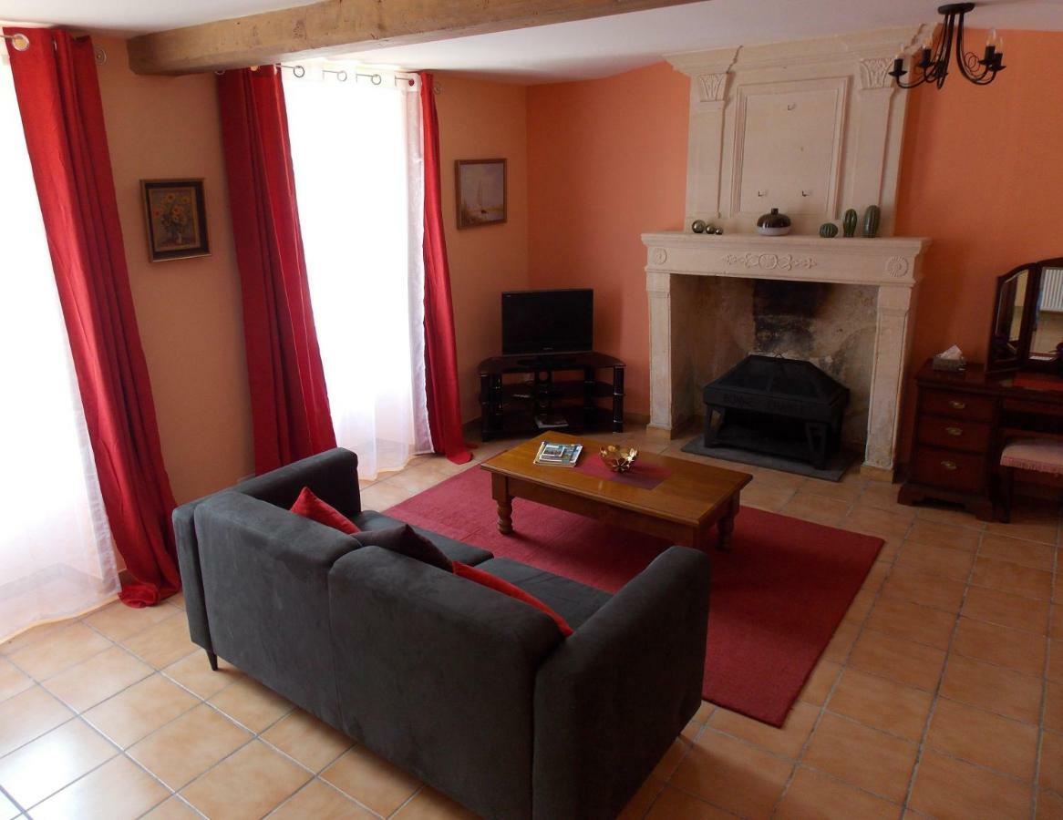 Chez Jousseaume Chambre D'Hotes Et Gites Saint-Ciers-Champagne Bagian luar foto